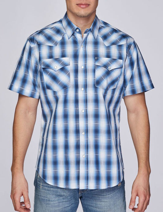 Men's short sleeve plaid snap shirt with western style.