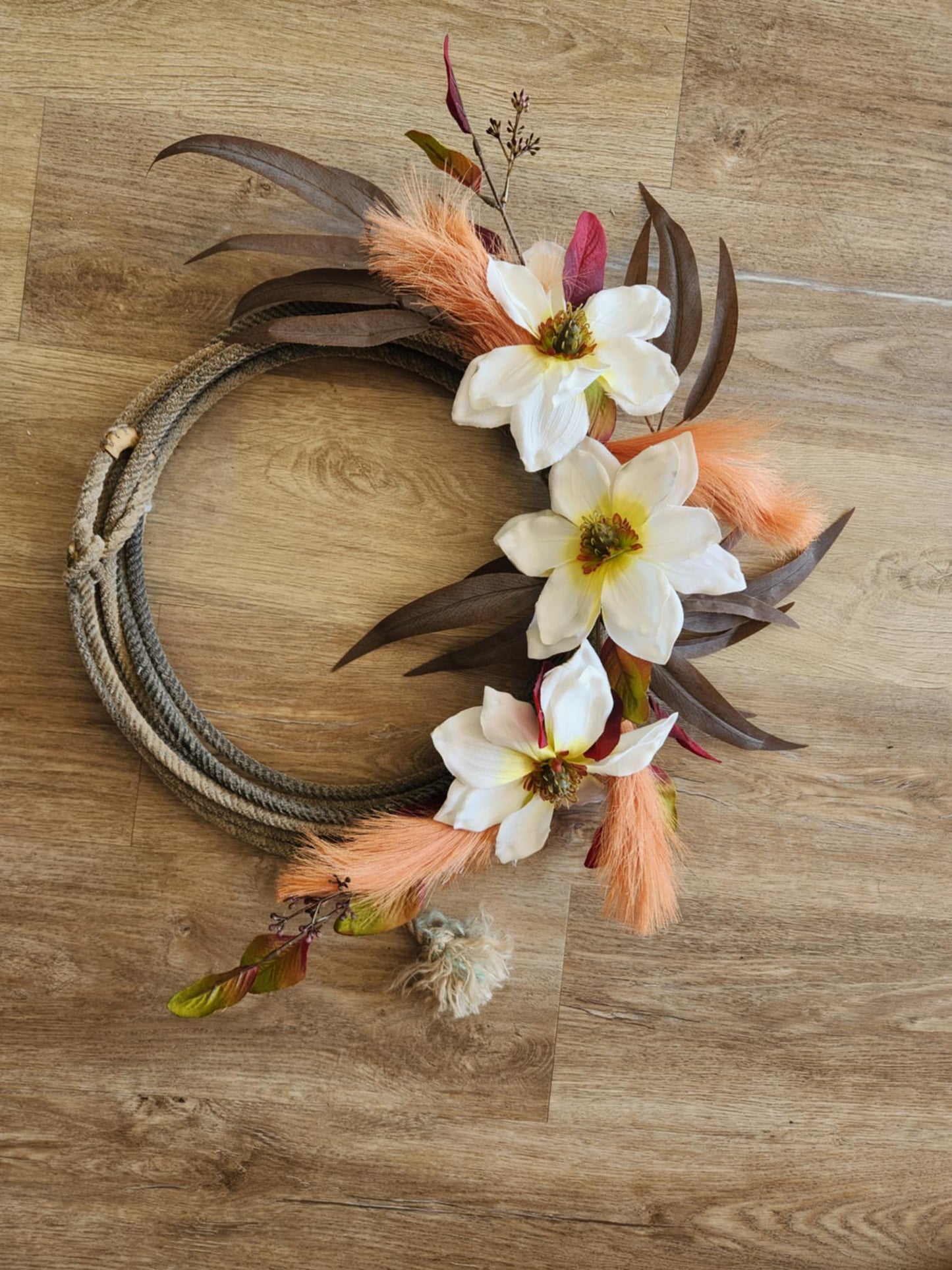 Rustic Lariat Rope Wreath – Western Charm for Your Home