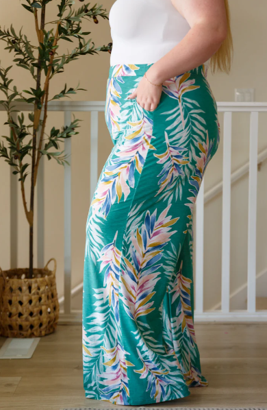 Hawaiiana Floral Print Pants- Plus Size
