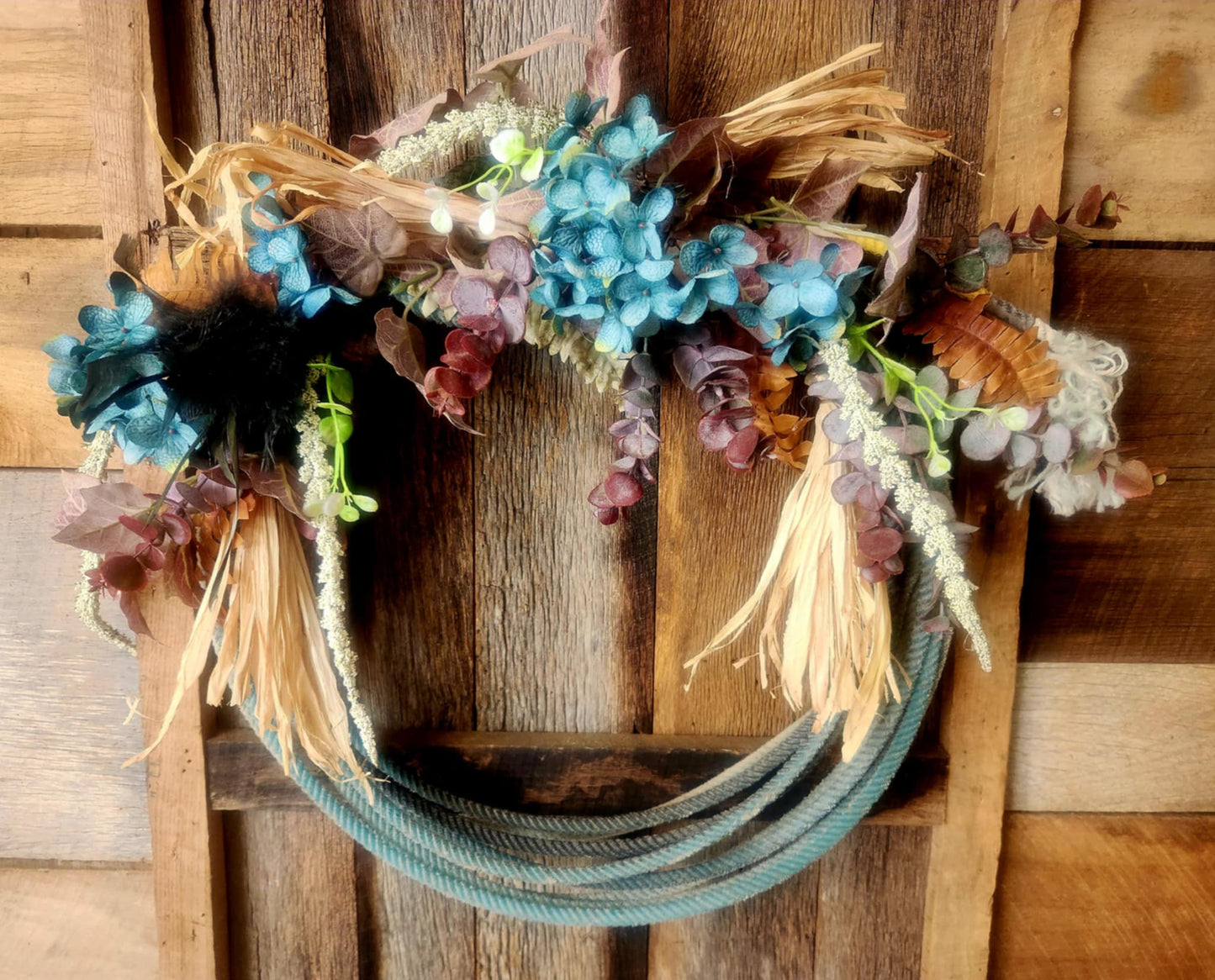 Rustic Lariat Rope Wreath – Western Charm for Your Home