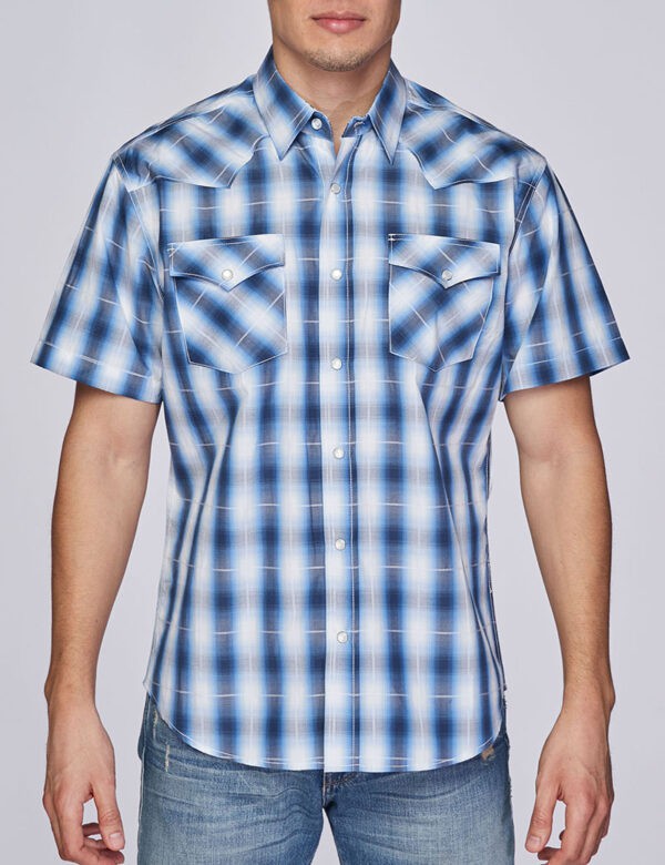 Men's short sleeve plaid snap shirt with western style.