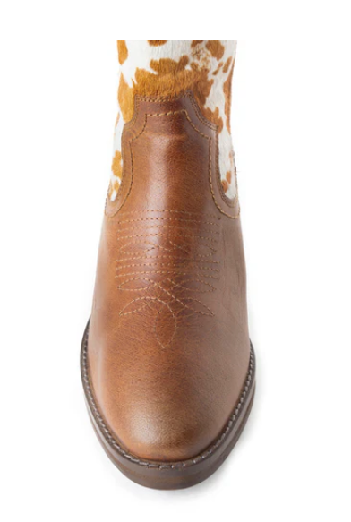 MYRA- Pointy Beige Boots